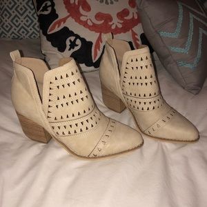 Mi.iM ‘Trixi’ Cut Out Boots